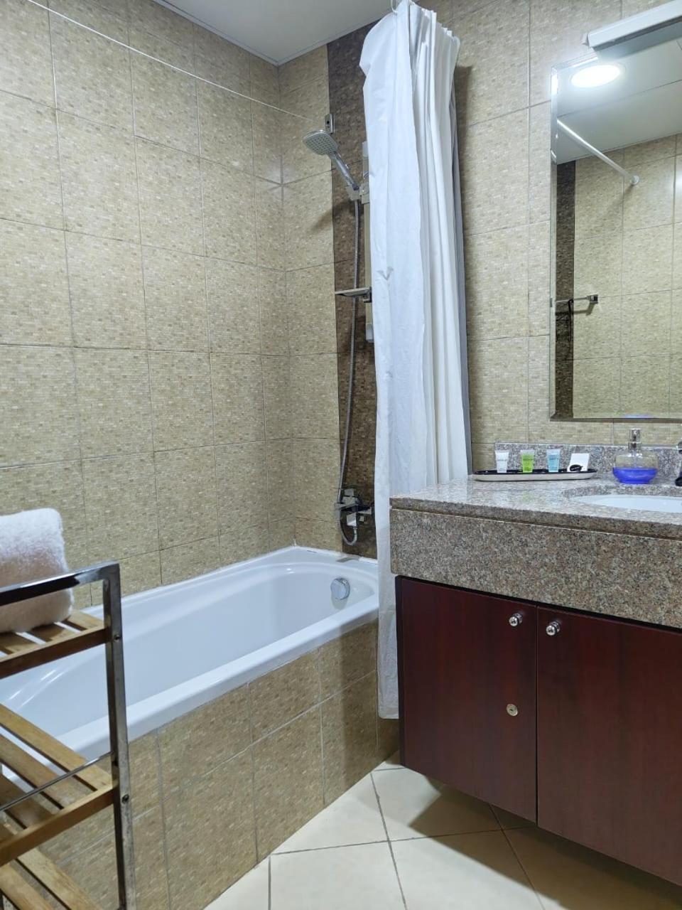 Studio In The Heart Of Sports City -Great View & Amenities! Dubai Exterior foto